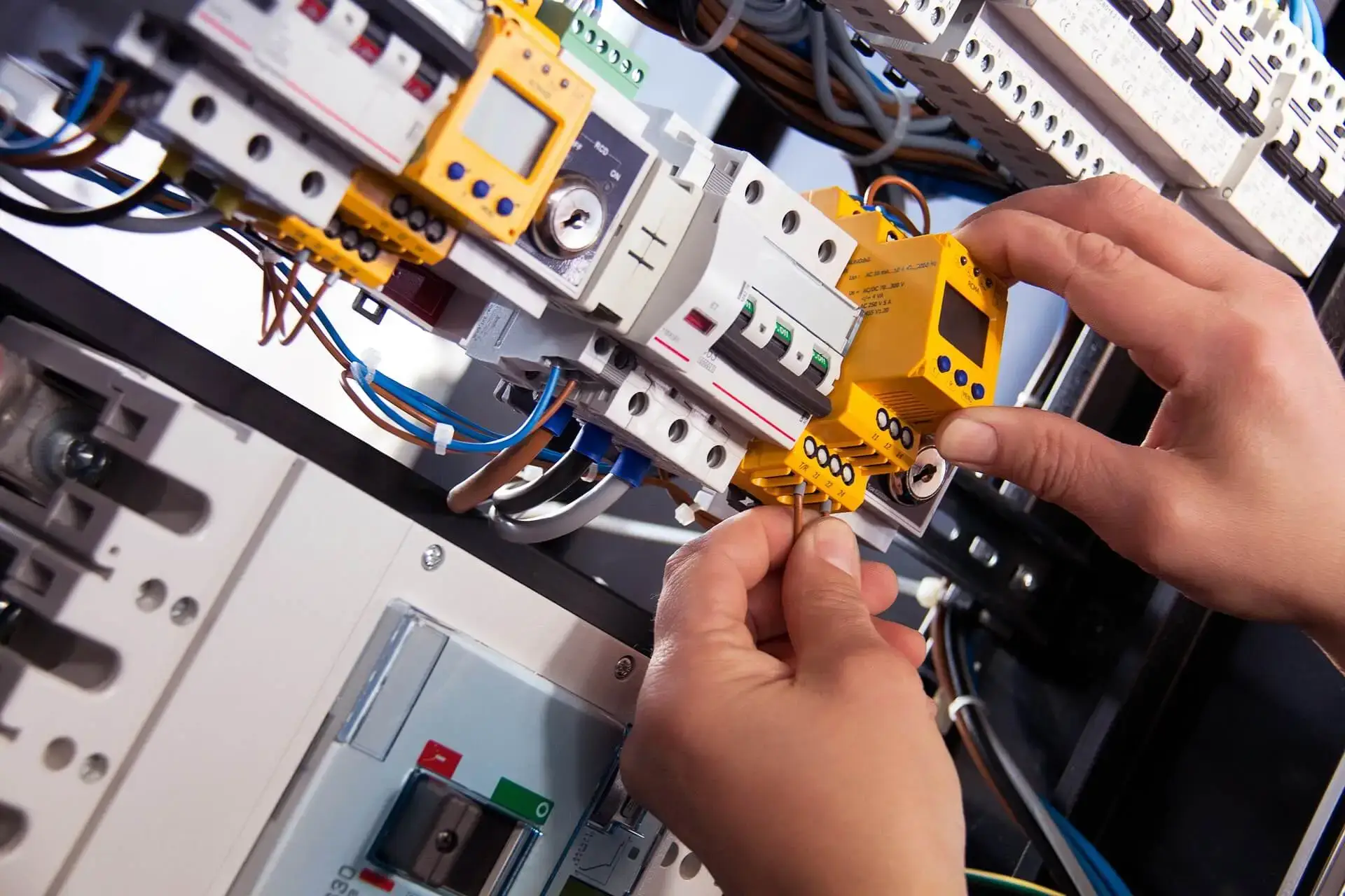 Certified electricians in North Southwark
